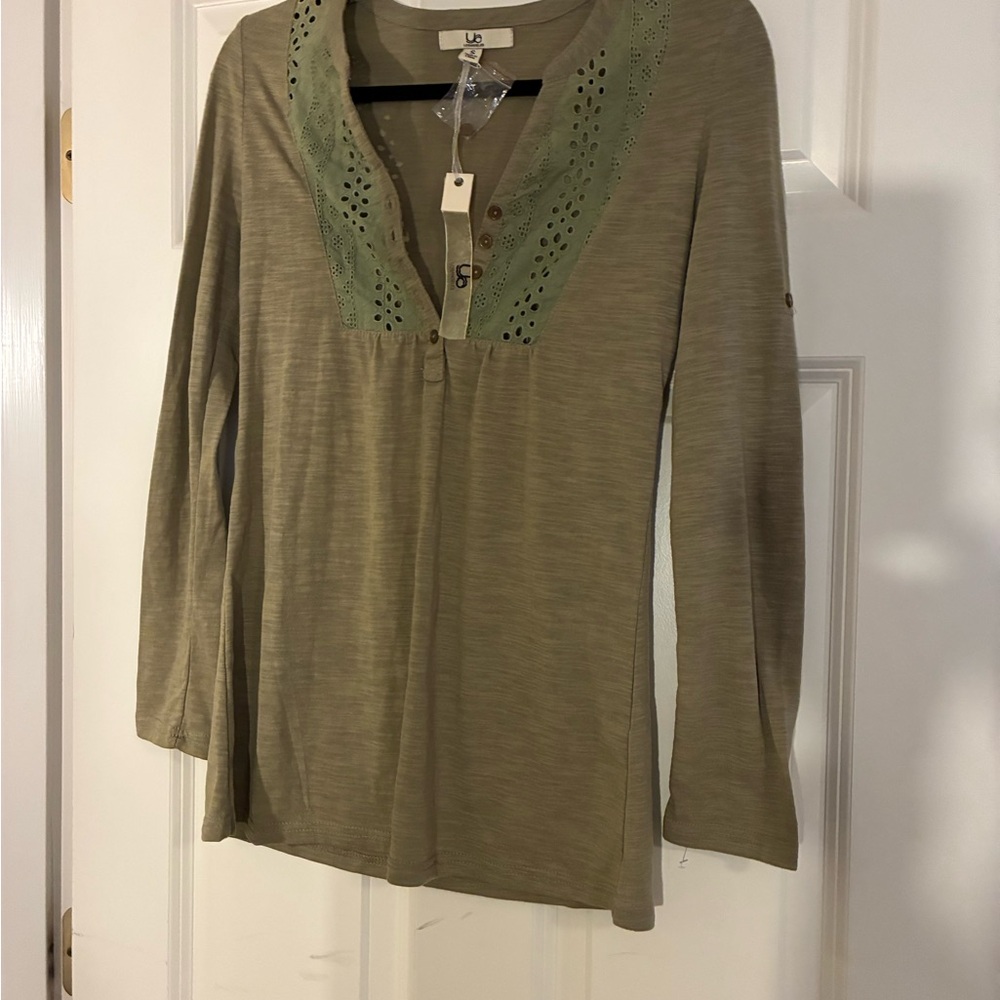 NWT Ya Los Angeles olive 🫒 Green Long Sleeve Tee